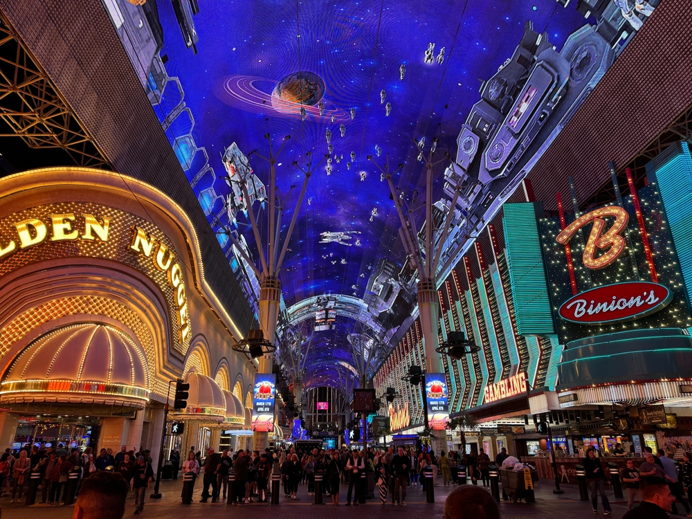 Fremont Street Experience: Downtown's five-block light show